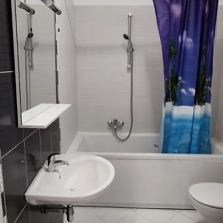 Apartment Amfiteatar Family Centre With Parking Pula